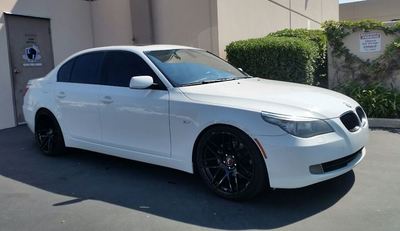 5 series with white paint and black rims